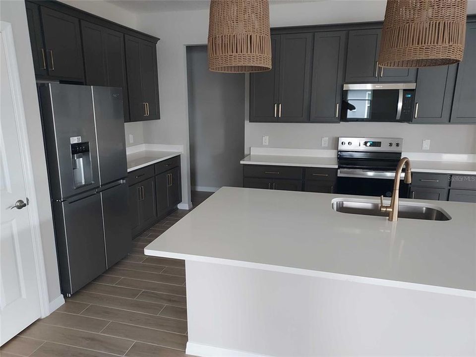 待售: $403,200 (3 贝兹, 2 浴室, 2164 平方英尺)