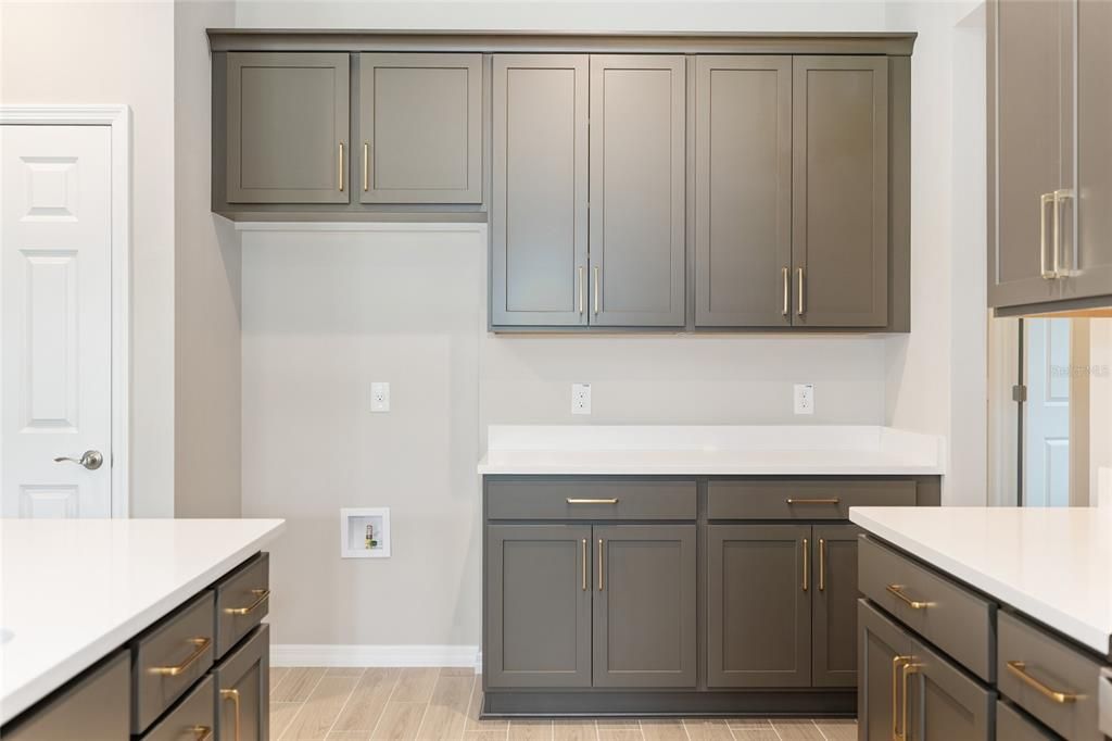 待售: $403,200 (3 贝兹, 2 浴室, 2164 平方英尺)