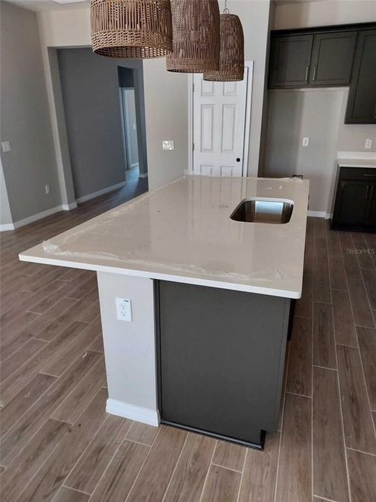 待售: $403,200 (3 贝兹, 2 浴室, 2164 平方英尺)