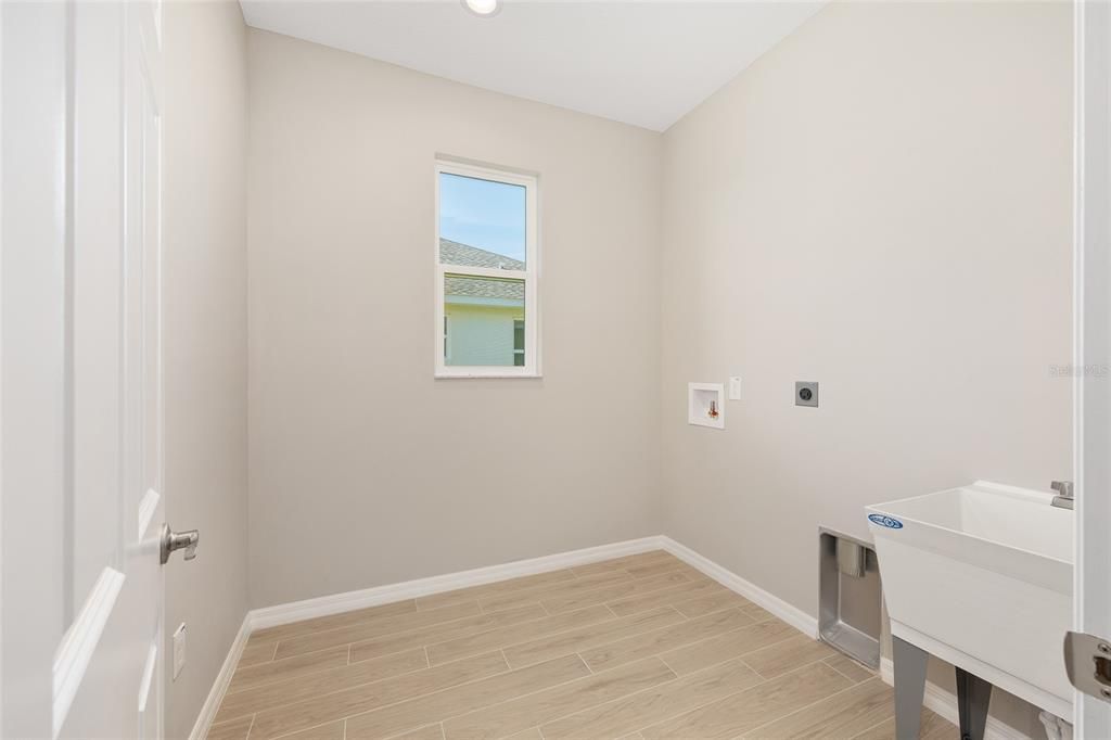 待售: $403,200 (3 贝兹, 2 浴室, 2164 平方英尺)