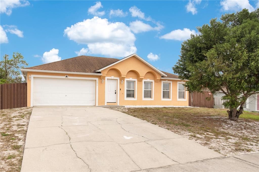 Vendido Recientemente: $299,900 (4 camas, 2 baños, 2088 Pies cuadrados)