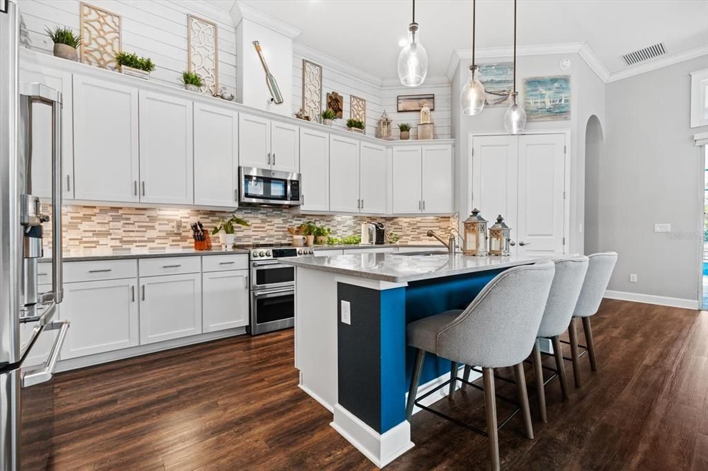 En Venta: $624,900 (4 camas, 3 baños, 2266 Pies cuadrados)