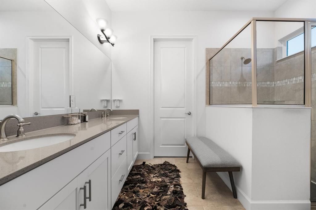 En Venta: $624,900 (4 camas, 3 baños, 2266 Pies cuadrados)