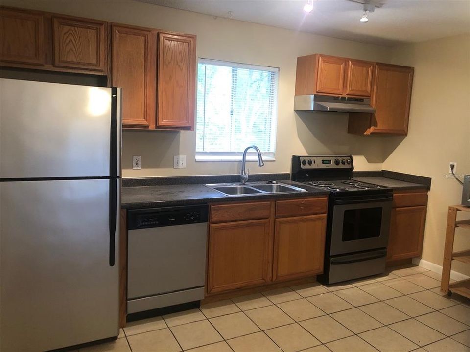 For Rent: $1,425 (2 beds, 2 baths, 900 Square Feet)
