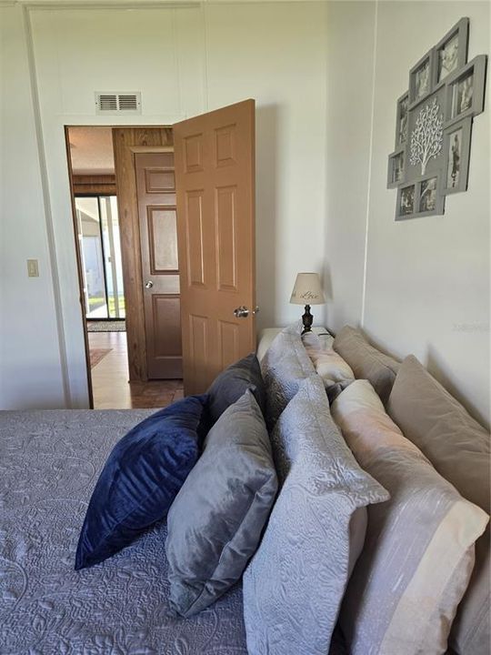 For Sale: $250,000 (2 beds, 2 baths, 1523 Square Feet)