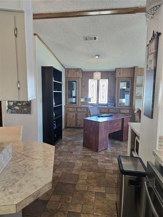 For Sale: $250,000 (2 beds, 2 baths, 1523 Square Feet)