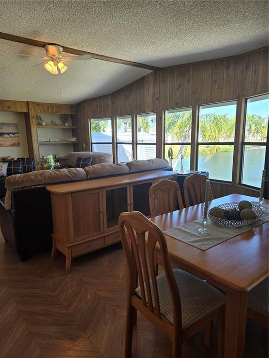 For Sale: $250,000 (2 beds, 2 baths, 1523 Square Feet)