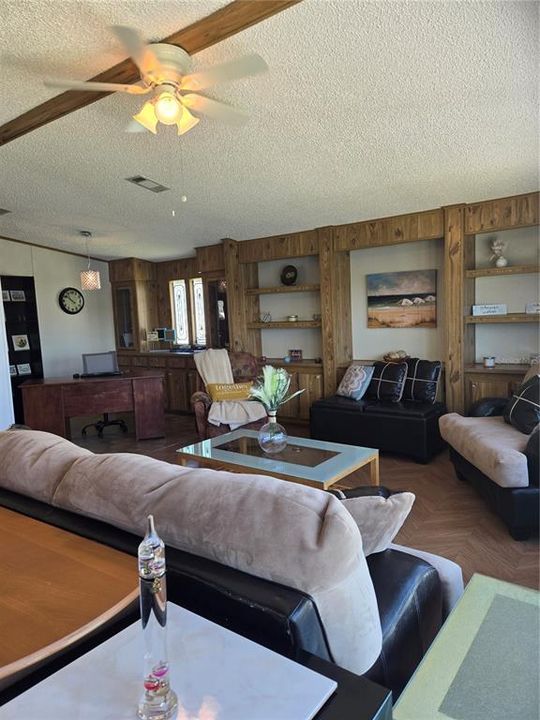 For Sale: $250,000 (2 beds, 2 baths, 1523 Square Feet)