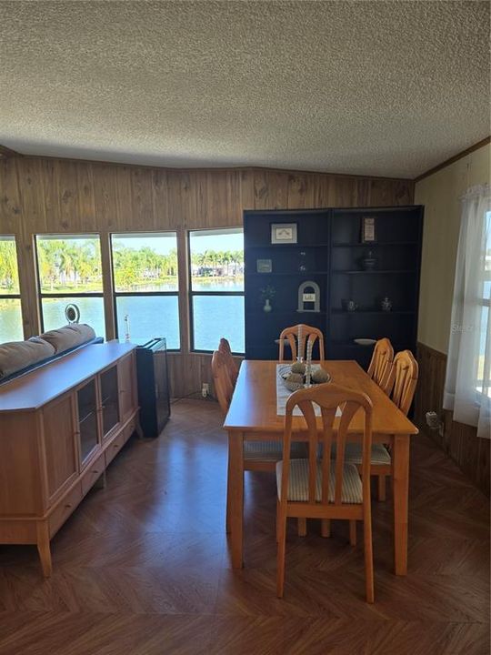 For Sale: $250,000 (2 beds, 2 baths, 1523 Square Feet)