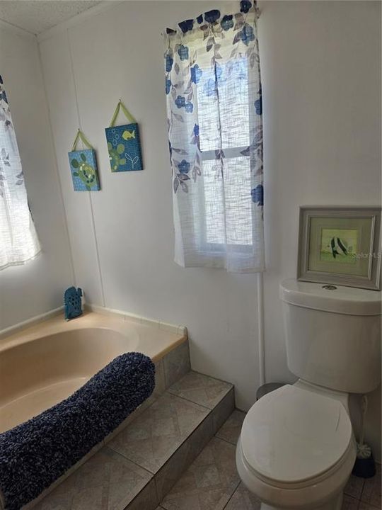 For Sale: $250,000 (2 beds, 2 baths, 1523 Square Feet)