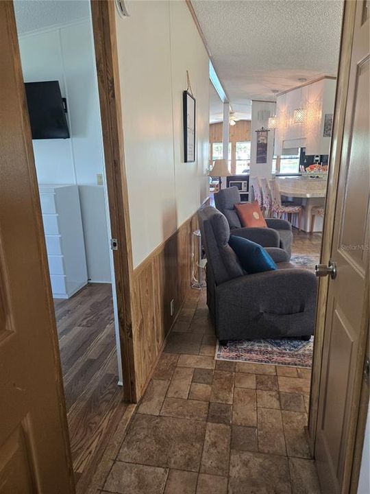 For Sale: $250,000 (2 beds, 2 baths, 1523 Square Feet)