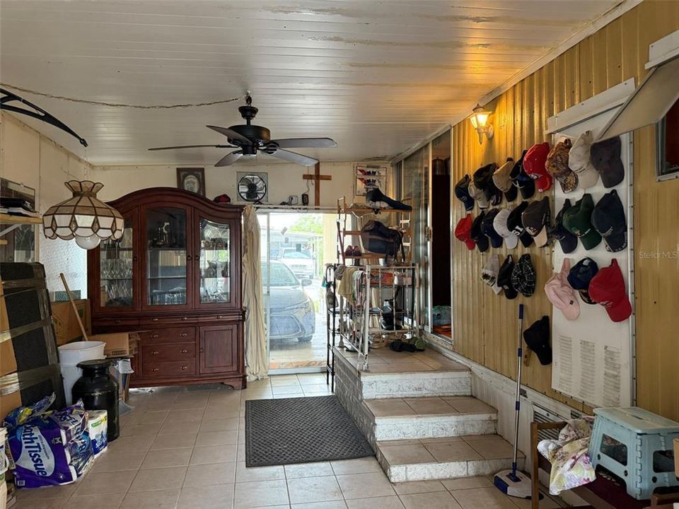 Active With Contract: $119,500 (2 beds, 2 baths, 1152 Square Feet)