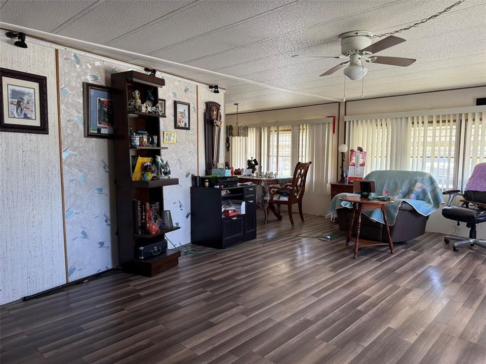 Active With Contract: $119,500 (2 beds, 2 baths, 1152 Square Feet)