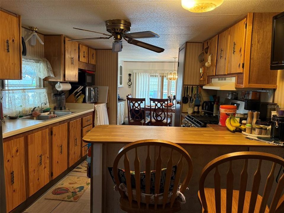 Active With Contract: $119,500 (2 beds, 2 baths, 1152 Square Feet)