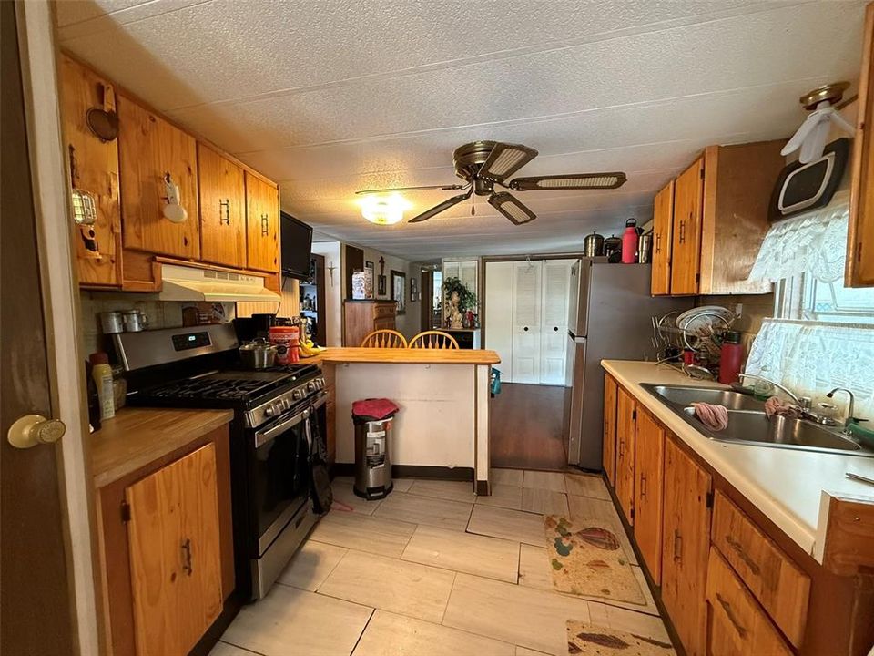 Active With Contract: $119,500 (2 beds, 2 baths, 1152 Square Feet)