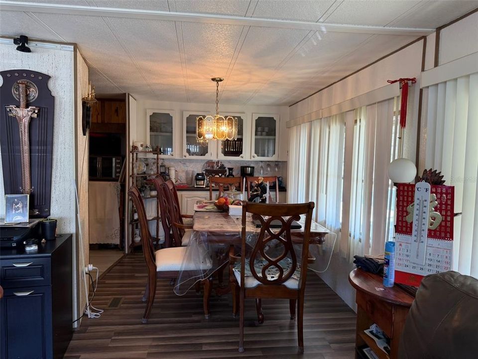 Active With Contract: $119,500 (2 beds, 2 baths, 1152 Square Feet)