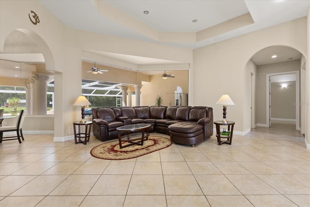 For Sale: $2,150,000 (5 beds, 4 baths, 5242 Square Feet)