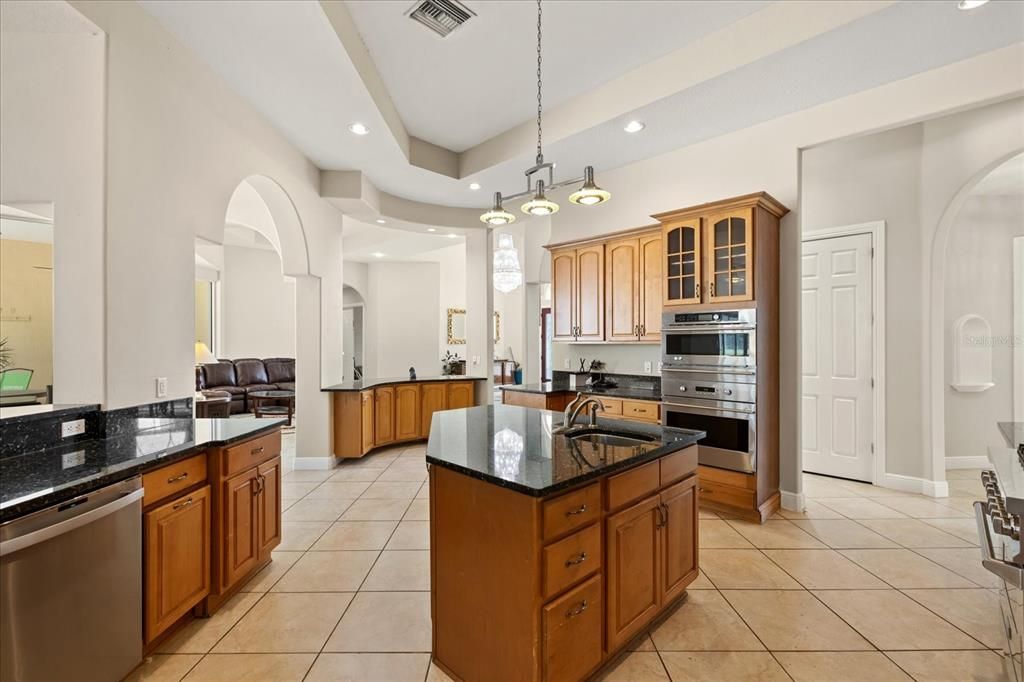 For Sale: $2,150,000 (5 beds, 4 baths, 5242 Square Feet)