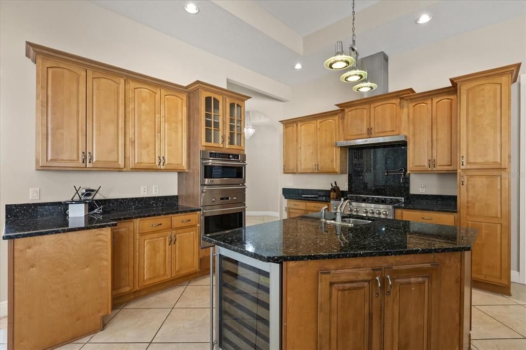 For Sale: $2,150,000 (5 beds, 4 baths, 5242 Square Feet)