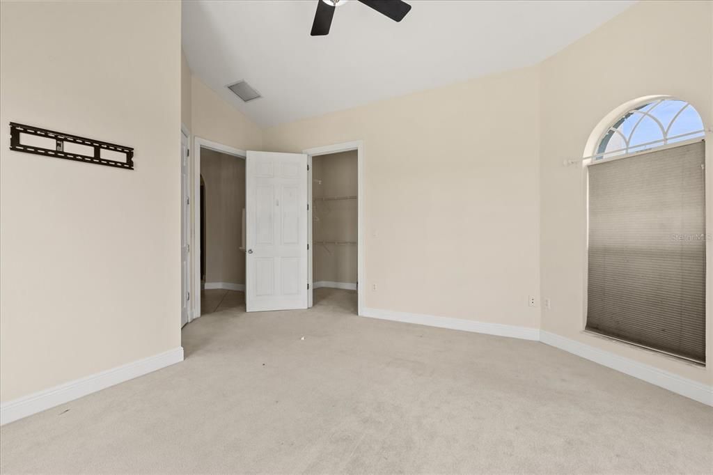 For Sale: $2,150,000 (5 beds, 4 baths, 5242 Square Feet)