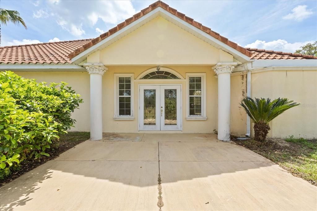 For Sale: $2,150,000 (5 beds, 4 baths, 5242 Square Feet)