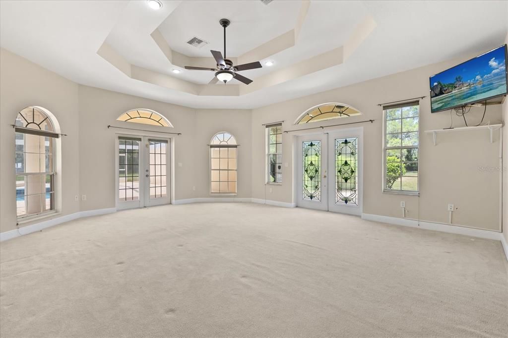 For Sale: $2,150,000 (5 beds, 4 baths, 5242 Square Feet)