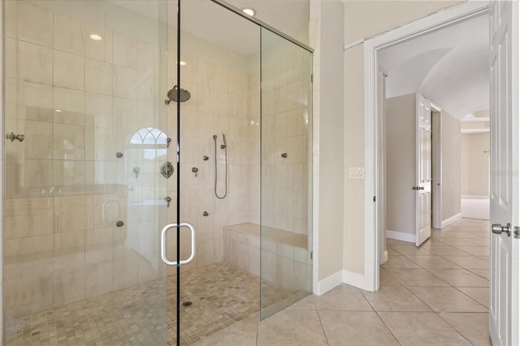 For Sale: $2,150,000 (5 beds, 4 baths, 5242 Square Feet)