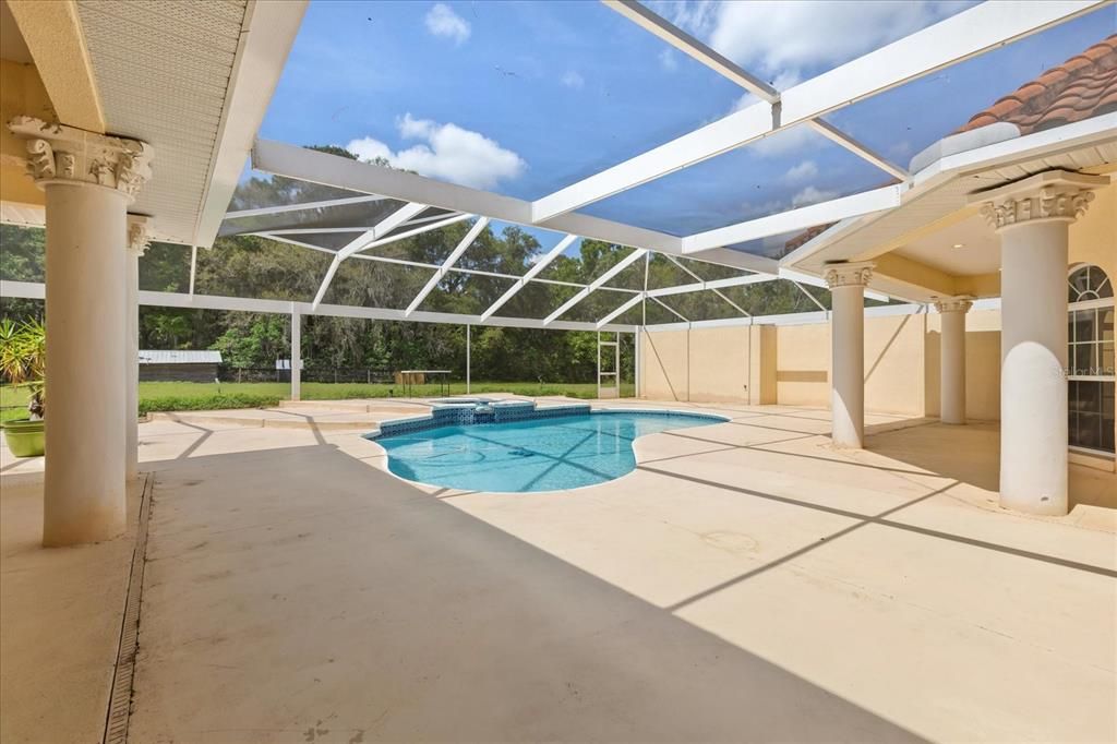 For Sale: $2,150,000 (5 beds, 4 baths, 5242 Square Feet)