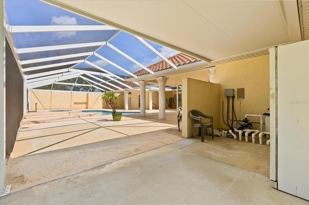 For Sale: $2,150,000 (5 beds, 4 baths, 5242 Square Feet)