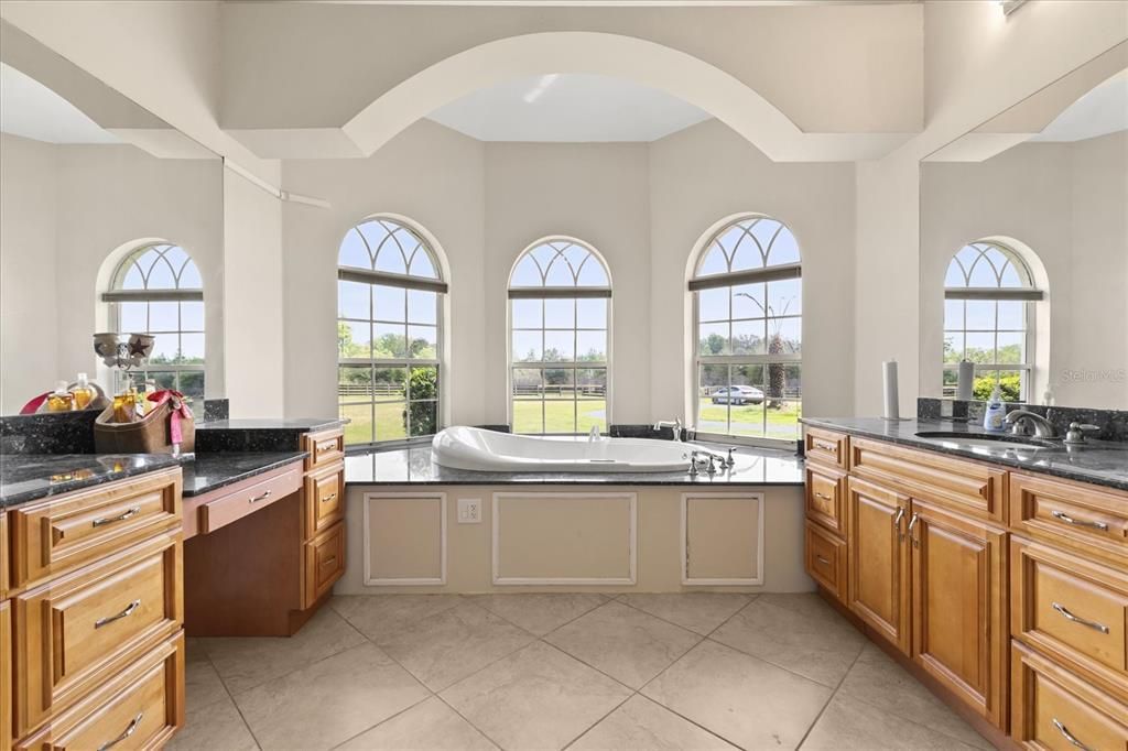 For Sale: $2,150,000 (5 beds, 4 baths, 5242 Square Feet)