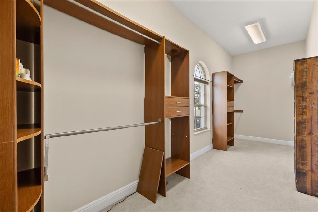 For Sale: $2,150,000 (5 beds, 4 baths, 5242 Square Feet)