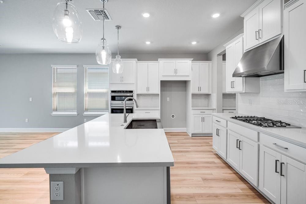 For Sale: $499,999 (4 beds, 3 baths, 2394 Square Feet)