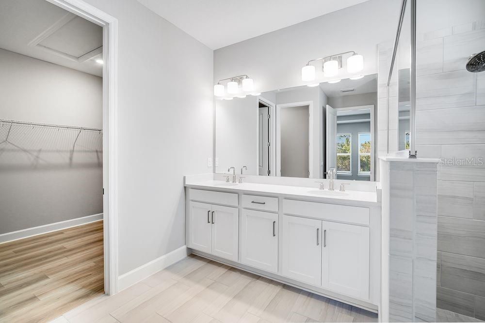 For Sale: $499,999 (4 beds, 3 baths, 2394 Square Feet)