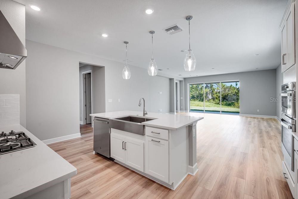 For Sale: $499,999 (4 beds, 3 baths, 2394 Square Feet)