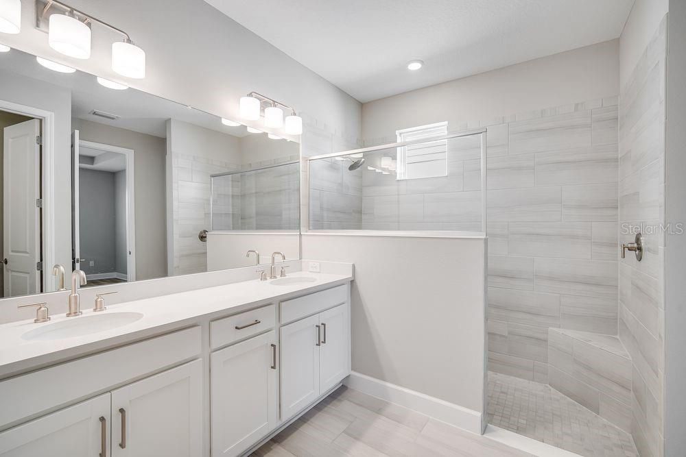 For Sale: $499,999 (4 beds, 3 baths, 2394 Square Feet)