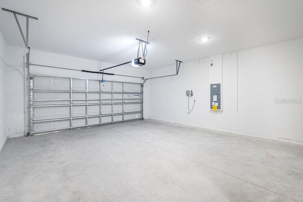 For Sale: $499,999 (4 beds, 3 baths, 2394 Square Feet)