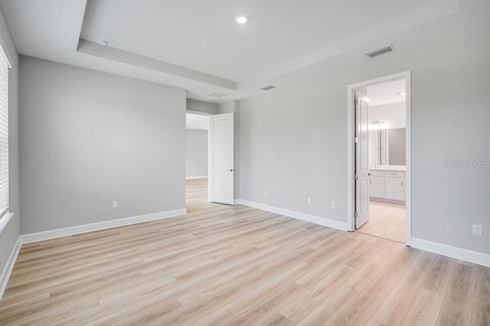 For Sale: $499,999 (4 beds, 3 baths, 2394 Square Feet)