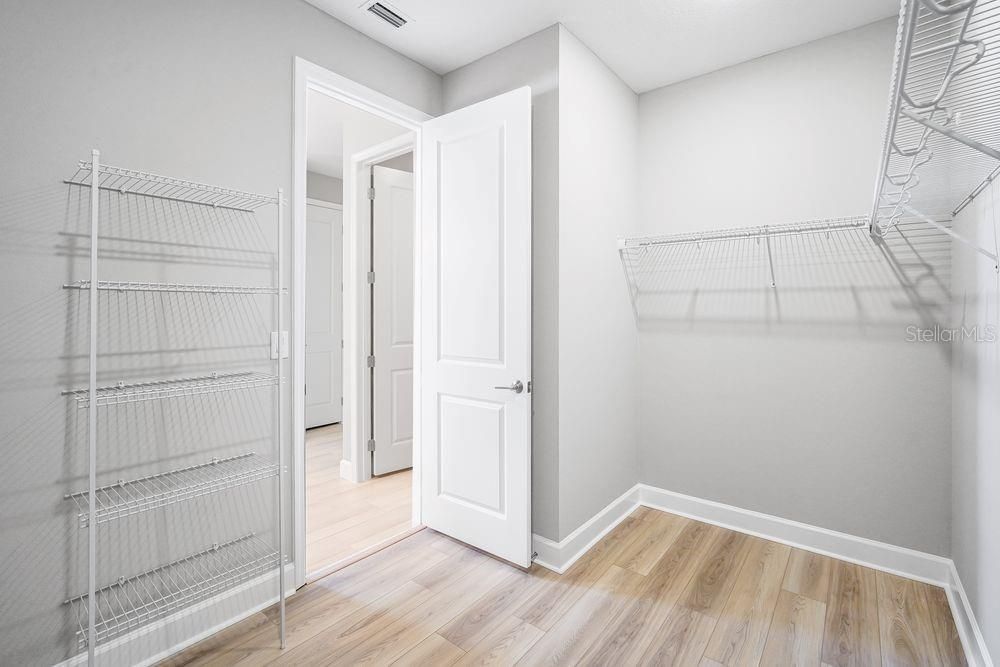 For Sale: $499,999 (4 beds, 3 baths, 2394 Square Feet)