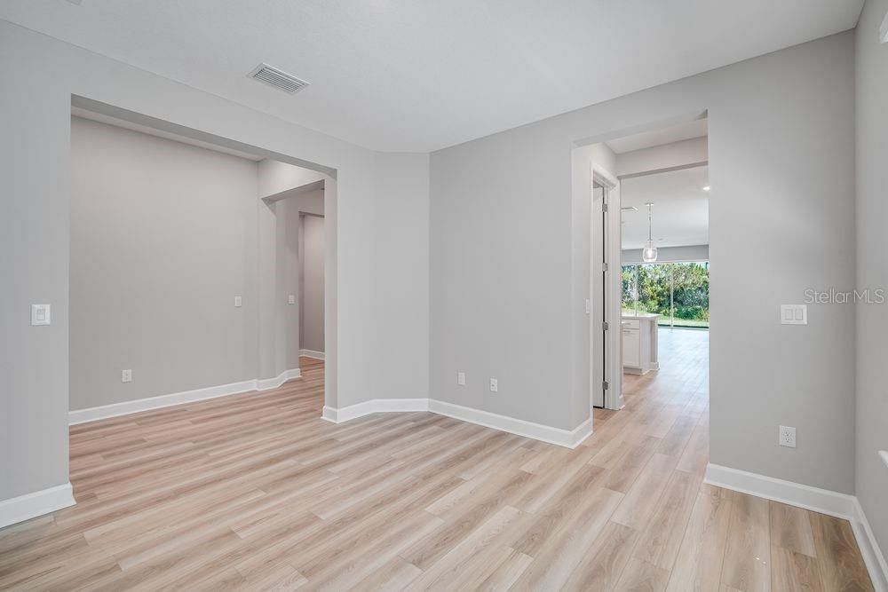 For Sale: $499,999 (4 beds, 3 baths, 2394 Square Feet)