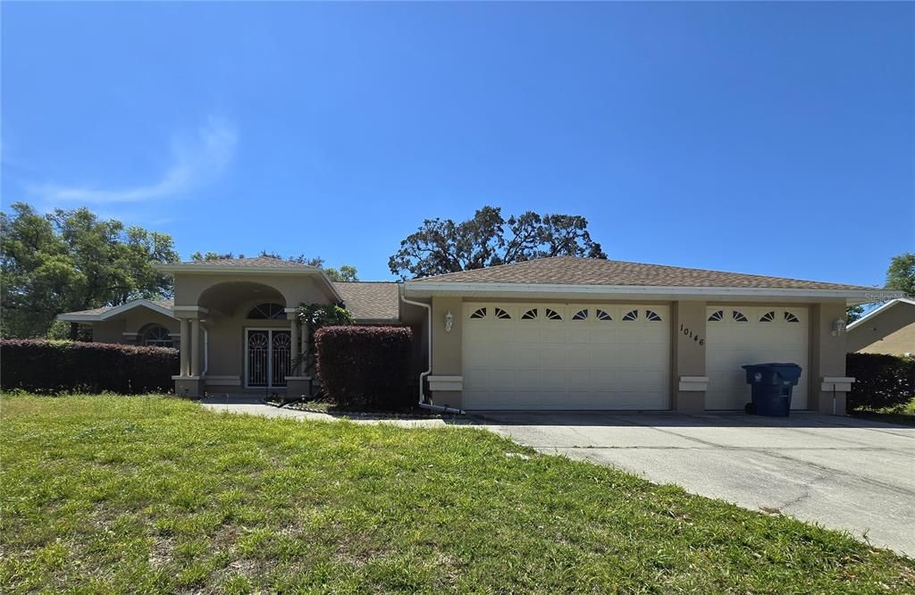 Recently Rented: $2,595 (3 beds, 2 baths, 1891 Square Feet)