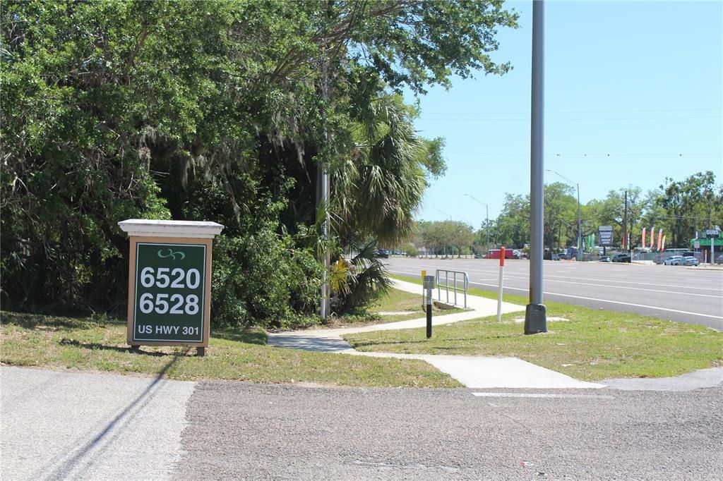 合同活跃: $1,570,000 (0.51 acres)