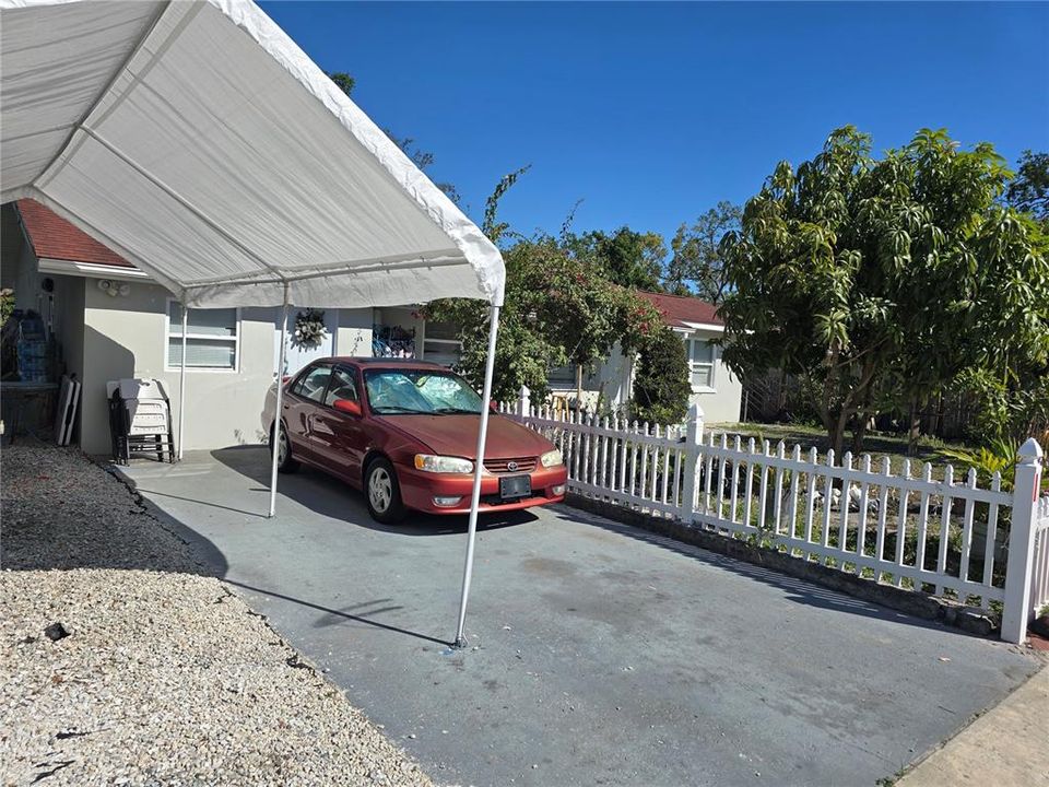 Vendido Recientemente: $277,500 (3 camas, 2 baños, 1177 Pies cuadrados)