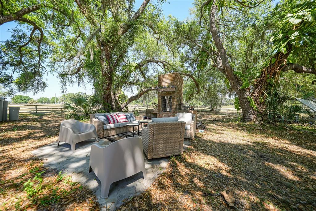 En Venta: $739,000 (4 camas, 2 baños, 2718 Pies cuadrados)