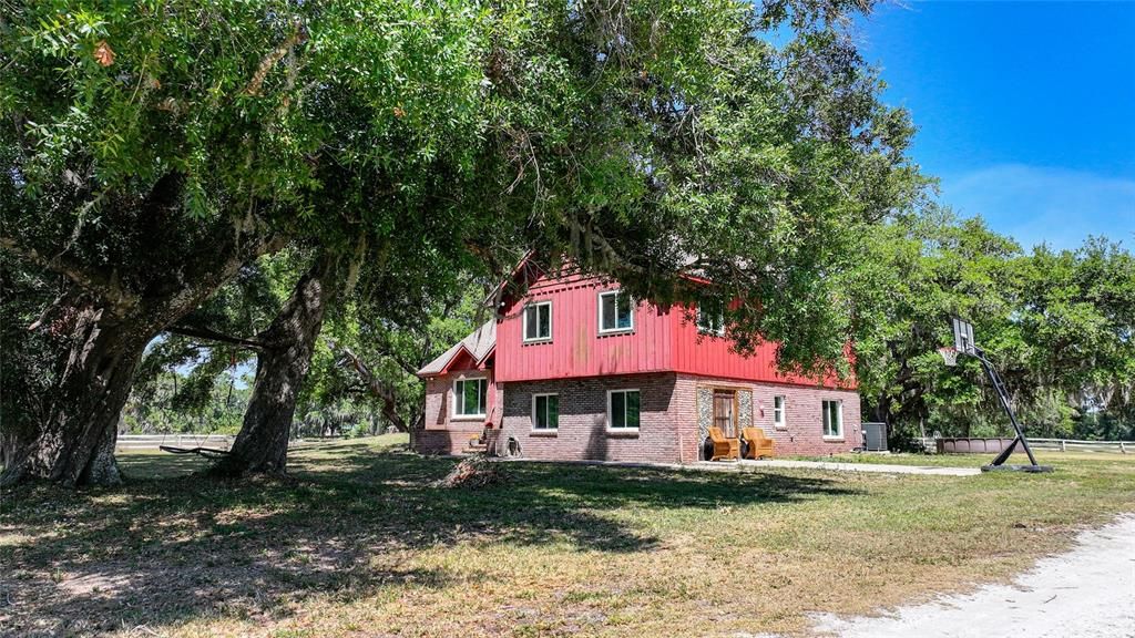 En Venta: $739,000 (4 camas, 2 baños, 2718 Pies cuadrados)