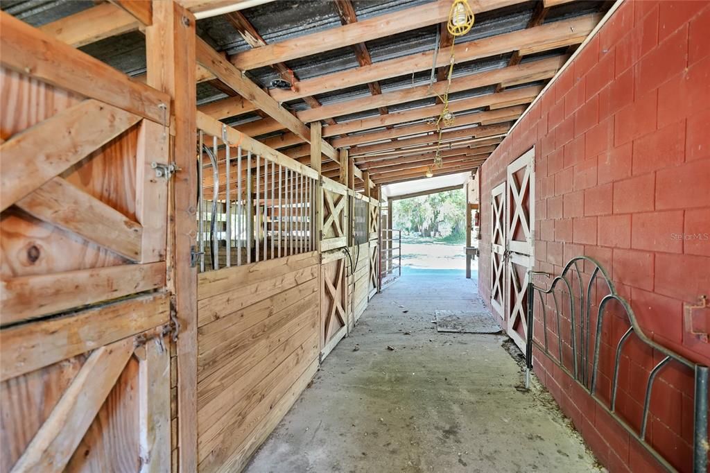 En Venta: $739,000 (4 camas, 2 baños, 2718 Pies cuadrados)