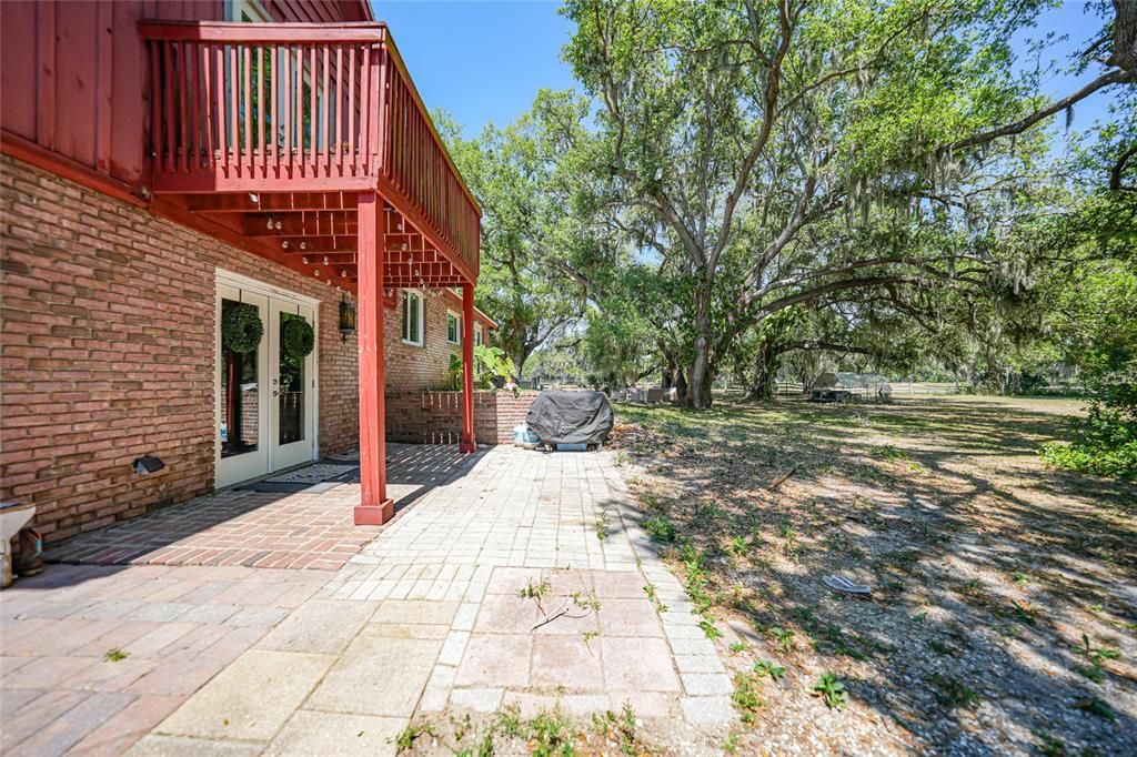 En Venta: $739,000 (4 camas, 2 baños, 2718 Pies cuadrados)