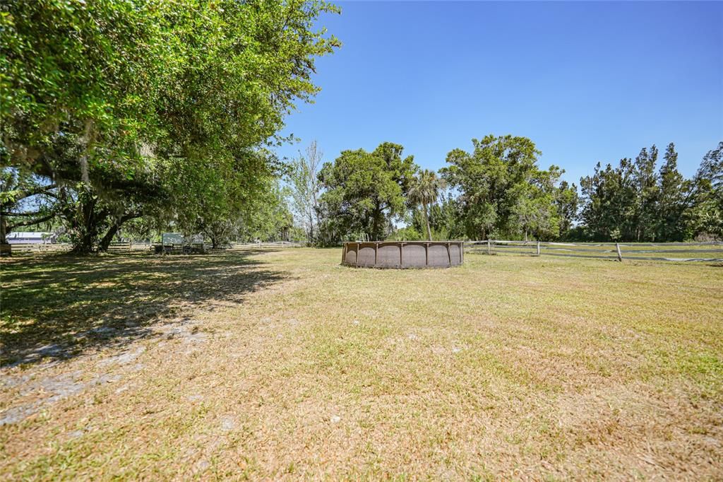 En Venta: $739,000 (4 camas, 2 baños, 2718 Pies cuadrados)