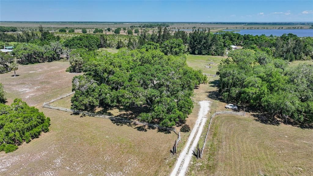 En Venta: $739,000 (4 camas, 2 baños, 2718 Pies cuadrados)