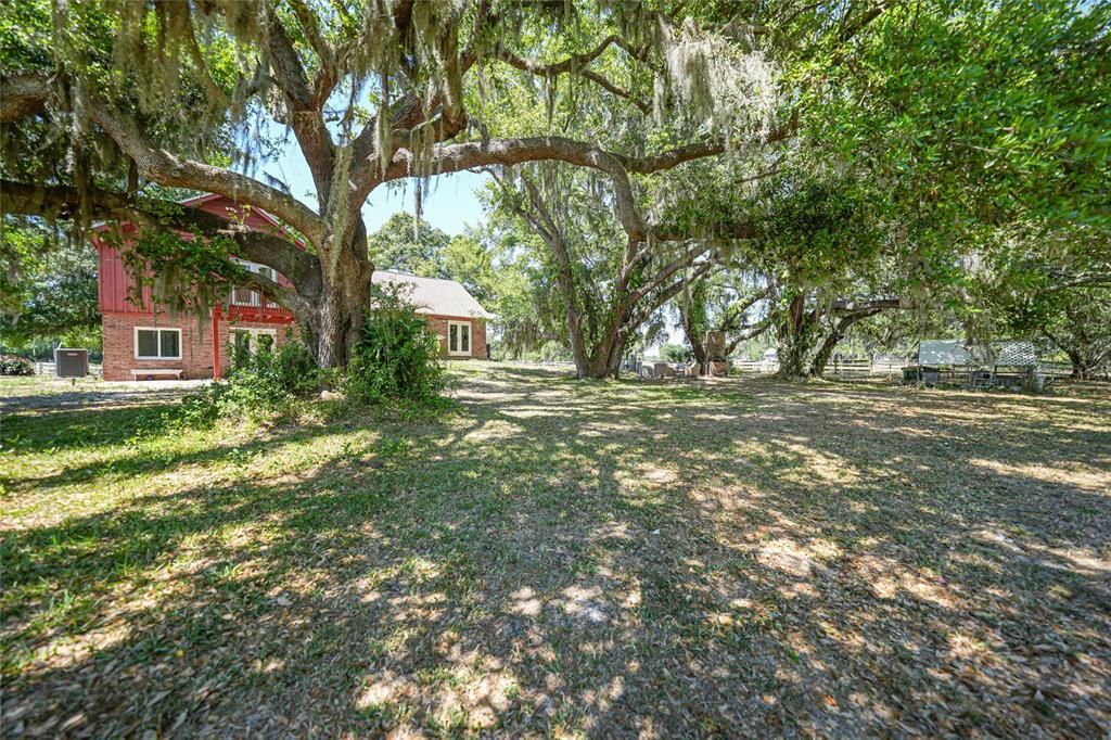 En Venta: $739,000 (4 camas, 2 baños, 2718 Pies cuadrados)