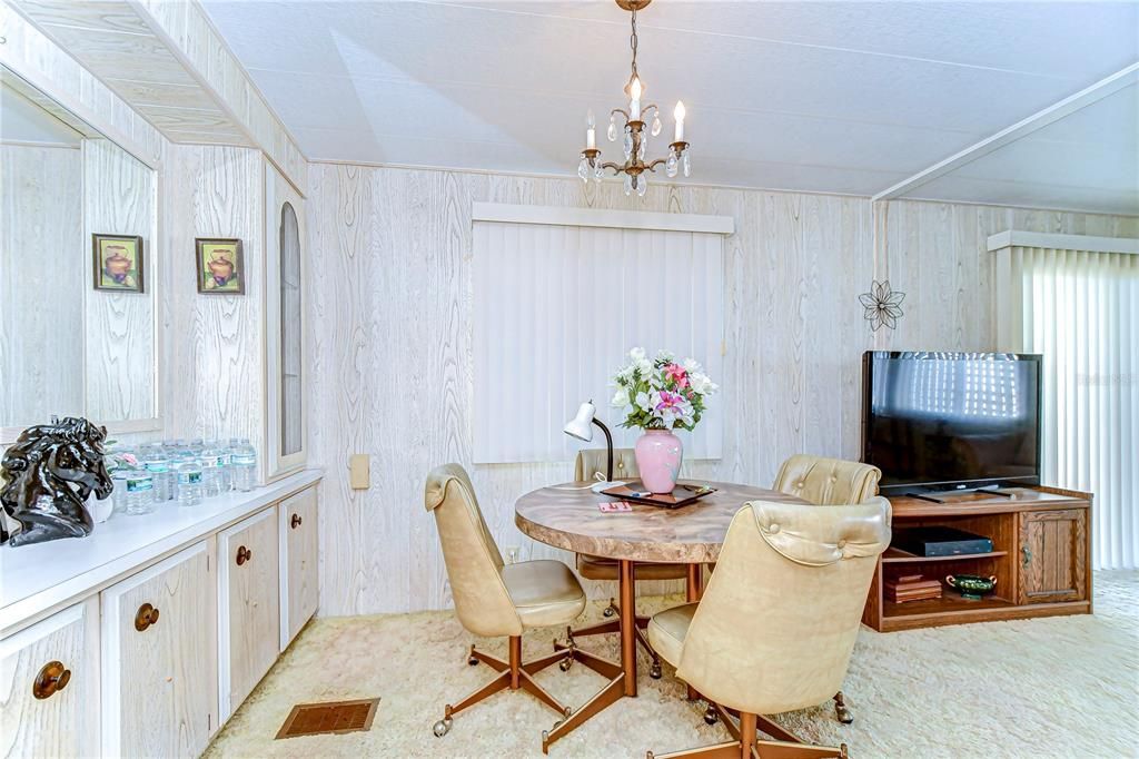 Active With Contract: $112,500 (2 beds, 2 baths, 1056 Square Feet)